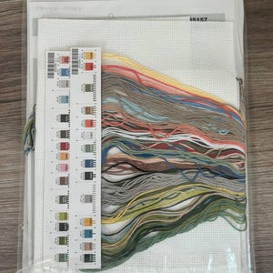 Stickpackung „Cafe By The Sea“ Von Dimensions – Kreuzstich-Kit Mit Leinwand, Garn, Nadel & Anleitung
