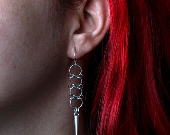 Boucles d'oreilles en cotte de mailles punk gothique à pointes