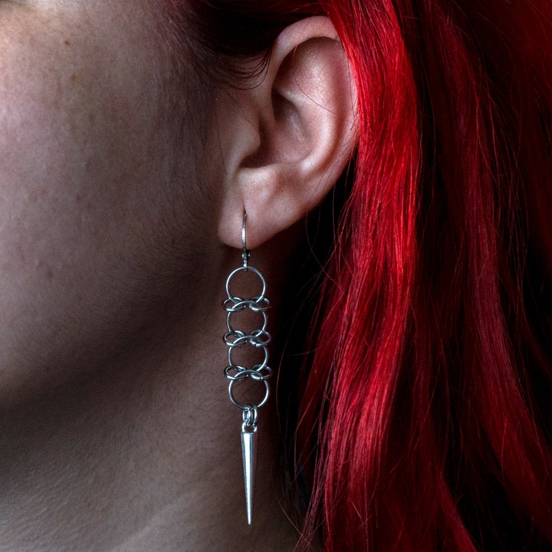 Boucles d'oreilles en cotte de mailles punk gothique à pointes image 1