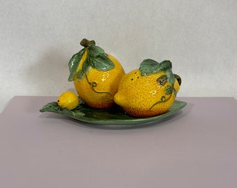 Salz- und Pfefferstreuer in Zitronenform - Handgefertigt von Corner Ruby für Lemon Collection