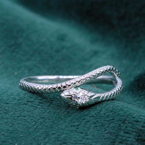 Snake Silver Adjustable Ring Green Zirconia Stone
