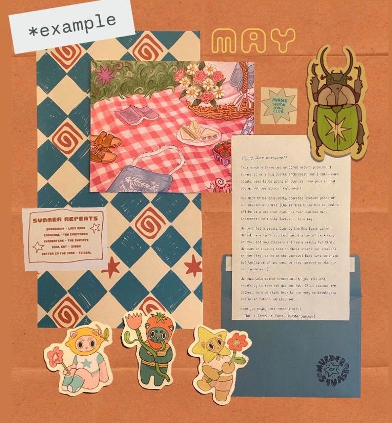 Puede incluir: Un collage estilo &aacute;lbum de recortes con una ilustraci&oacute;n de picnic, una pegatina de escarabajo, una carta y tres pegatinas de personajes. El fondo tiene un patr&oacute;n de rombos azules y blancos con espirales naranjas. Texto: "MAY", "SUMMER REPEATS", "MURDER SQUASH".