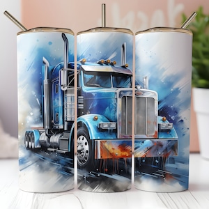 Puede incluir: Tres vasos de acero inoxidable con un diseño de camión de plataforma azul. El camión está pintado en un estilo acuarela con salpicaduras de azul, blanco y naranja. Los vasos son una excelente manera de mostrar tu amor por el transporte por carretera.