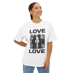 Love is Love Gay Cowboys - Unisex Oversized Boxy Tee