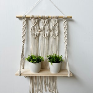 Makramee Pflanzenregal, Makramee Wandbehang, Blumenampel, Boho Naturmakramee Drei Pflanzenaufhänger, Holzdübel Pflanzenbehang