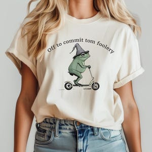 Frog Shirt, Funny Frog Tee, Off to Commit Tom Foolery Frog T-shirt, Funny Weirdcore Sayings Unique T-shirt , Adults Meme Graphic Sarcastic
