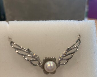 Angel Wing Pearl Bracelet