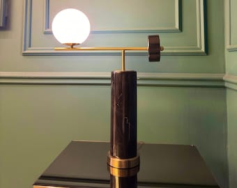 Schreibtischlampe aus schwarzem Marmor, Tischlampe aus Marmor, Wohndekoration, moderne Wohndekoration, einzigartige Beleuchtung, Nachttischlampe, Milchglaslampe