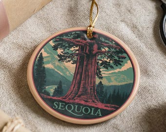 Adorno navideño del Parque Nacional Sequoia, vitral de imitación, recuerdo del Parque Nacional Sequoia, bosque de secuoyas, adorno de cerámica de secuoyas.