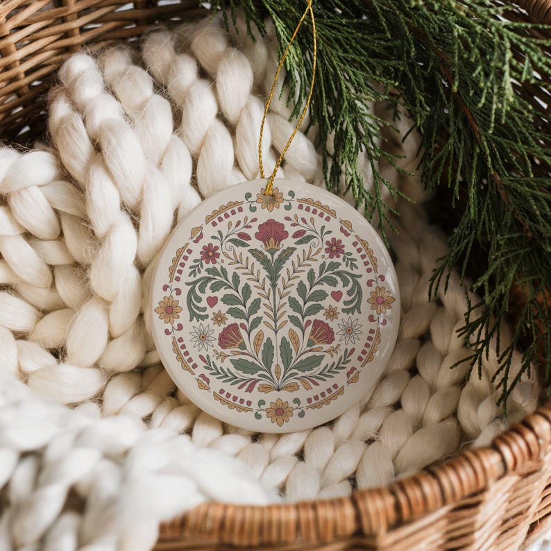 Keramisk blommig folkkonstprydnad | Julprydnad i europeisk folkkonststil | Symmetrisk blommig juldekoration Circle