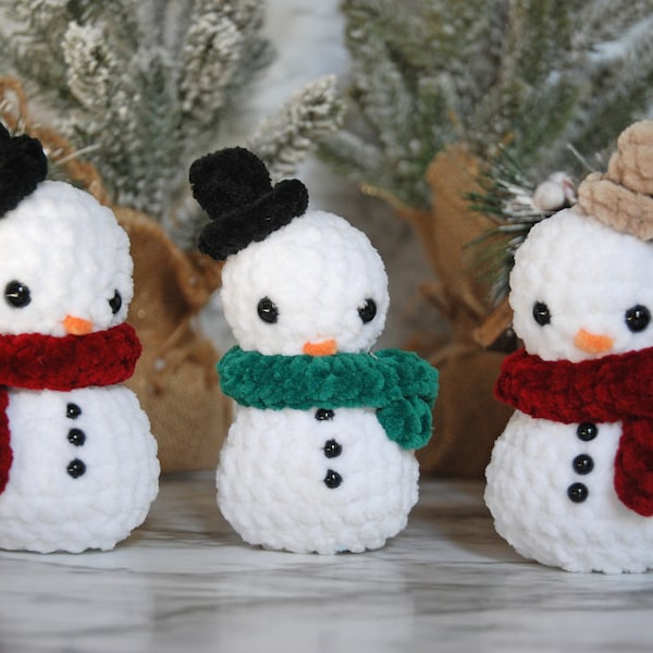 CUSTOM Crochet Mini Snowman, Snowman Decoration, Small Snowman Plushie