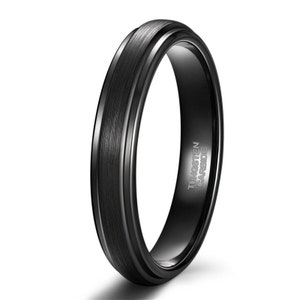 Bague noire en tungstène imperméable à gravure personnalisée Cadeau d'anniversaire parfait pour lui ou elle 4mm