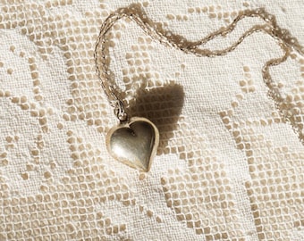 Collar con colgante de corazón inflado / Cadena de plata 925 trenzada / Joyería minimalista de plata / Amuleto de corazón de plata de ley