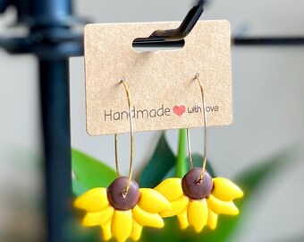 Daisy Earrings – Handmade Polymer Clay Flower Earrings – Yellow Floral Drop Earrings – Spring Summer Jewelry – Cottagecore Accessories – Lig