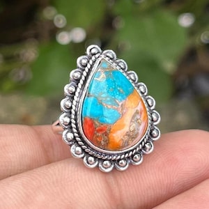 Ring met stekelige oesterturkoois: handgemaakt zilver, op maat gemaakt.