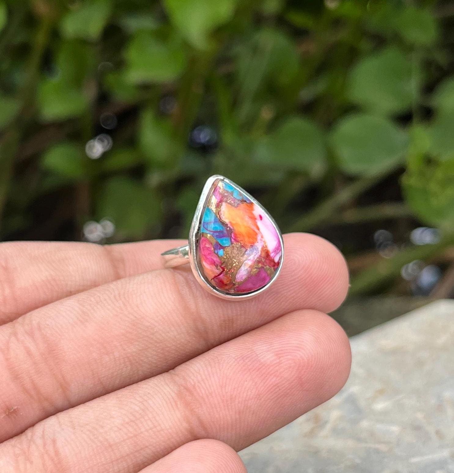 ♡お取り置き♡トロレアイトバラ　ブルーオニキス　ヒーリングストーン　金運　魔除け Spiny Oyster Turquoise Teardrop Ring | Vibrant Multi-color Copper