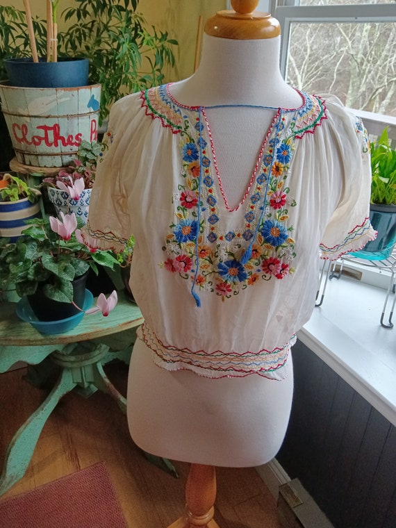 1940s Vintage Embroidered Hungarian Peasant Blouse
