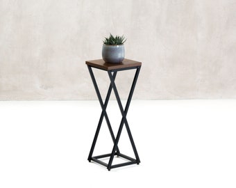 Black loft-style plant stand KONEL RUSTIC • Matte black and aged oak finish • 62 cm tall • Industrial decor