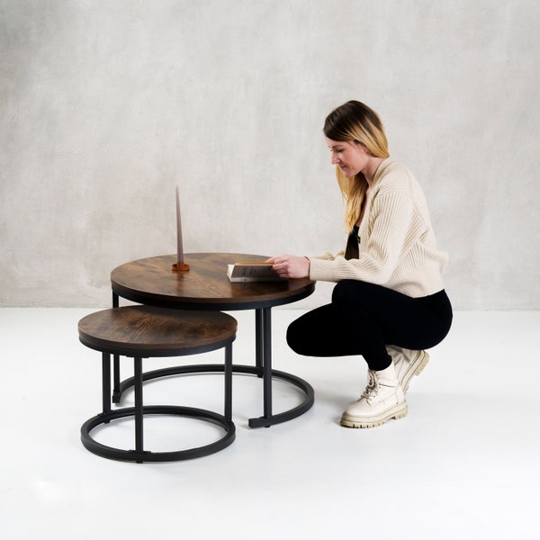 Ronde salontafels • Houten tafels • Set van 2 • Loft en industrieel design • Houten massief tafelblad op zwart stalen onderstel • Woonkamerdecor