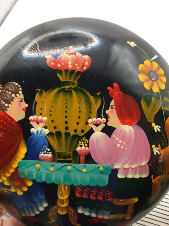 Vintage hand painted Russian lacquered round box - image 2