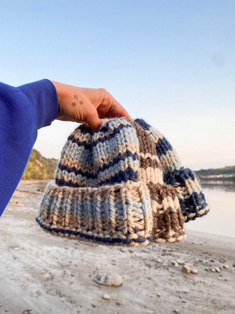 Bonnet épais confortable Bonnet, Beanie, Tuque épais tricotés à la main Tricoté avec douceur Surf, boho, outdoor knitted beanie image 1