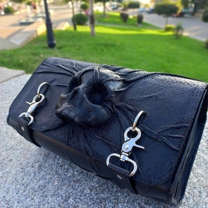 Motorcycle leather bag with Skull, Skull, Motorcycle&#39;s leather fork Bag , Leather fork bag,Motorcycle&#39;s black bar bag, Leather front bag