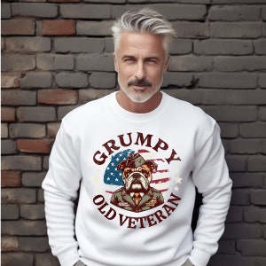 Grumpy Old Veteran T-shirt, födelsedagspresent, present till morfar, pappatröja, vetertröja, present till veteran, Memorial Day-tröja