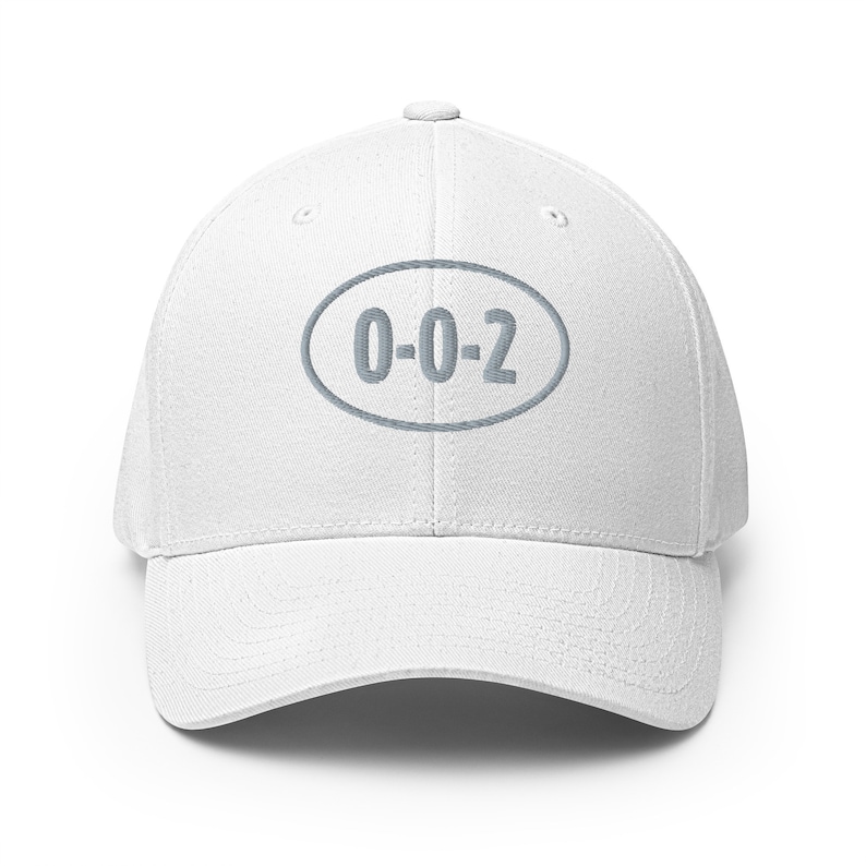 Pickleball Performance Hat - Flex-Fit Cap with Embroidered 0-0-2, Ideal for Court Sports Enthusiasts, Perfect Gift for Players