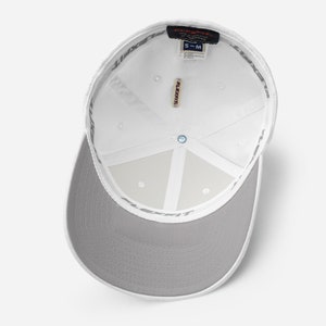 Pickleball Performance Hat - Flex-Fit Cap with Embroidered 0-0-2, Ideal for Court Sports Enthusiasts, Perfect Gift for Players