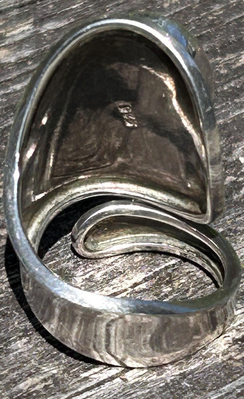 Vintage 1970s Lapis Lazuli Sterling Silver Ring - Handcrafted Boho Statement Ring - Shimmering Pyrite Southwestern Style - Size 8.5 image 7