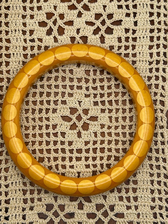 RARE Injected Dot Bakelite Bangle -  Butterscotch… - image 6