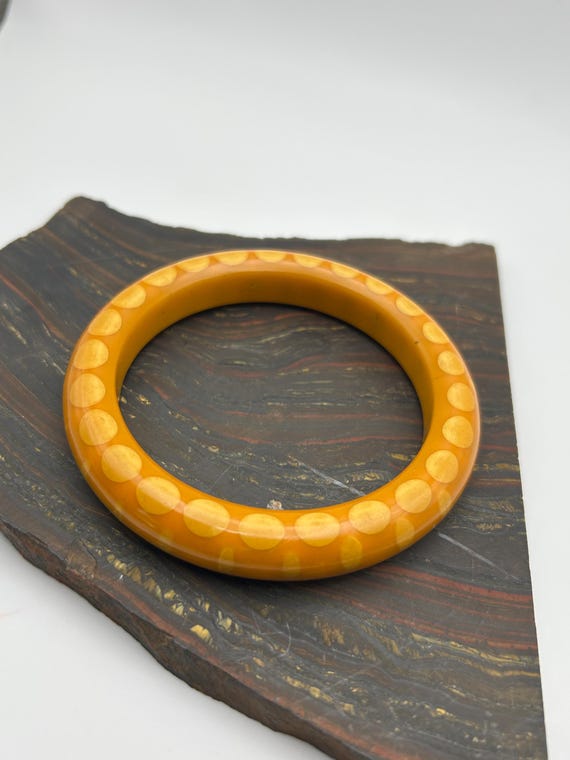 RARE Injected Dot Bakelite Bangle -  Butterscotch… - image 8