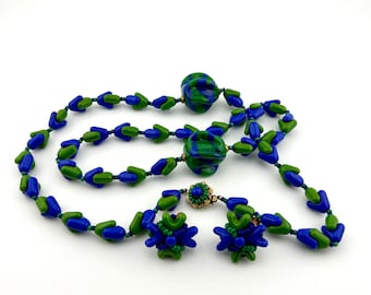 Conjunto de collar y pendientes vintage de cristal artístico de Miriam Haskell - Azul cobalto y verde esmeralda