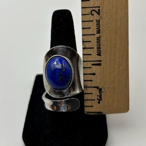 Vintage 1970s Lapis Lazuli Sterling Silver Ring - Handcrafted Boho Statement Ring - Shimmering Pyrite Southwestern Style - Size 8.5 image 4