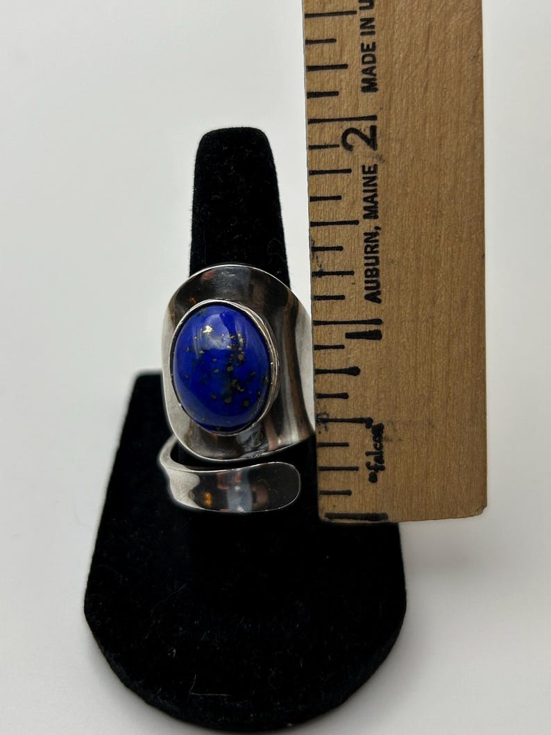 Vintage 1970s Lapis Lazuli Sterling Silver Ring - Handcrafted Boho Statement Ring - Shimmering Pyrite Southwestern Style - Size 8.5 image 4