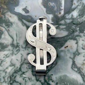 Clip para billetes de plata esterlina - Billetera con clip para billetes y tarjetas de crédito con símbolo de dólar y grabado decorativo - Circa 1970