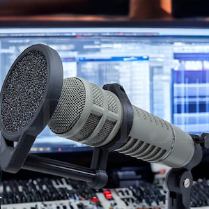 3D printed Pop filter for the Electro-Voice RE20