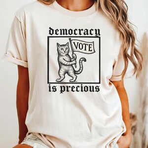 Stemshirt, T-shirt met democratiekat, Middeleeuws stemshirt, T-shirt voor maatschappelijke betrokkenheid