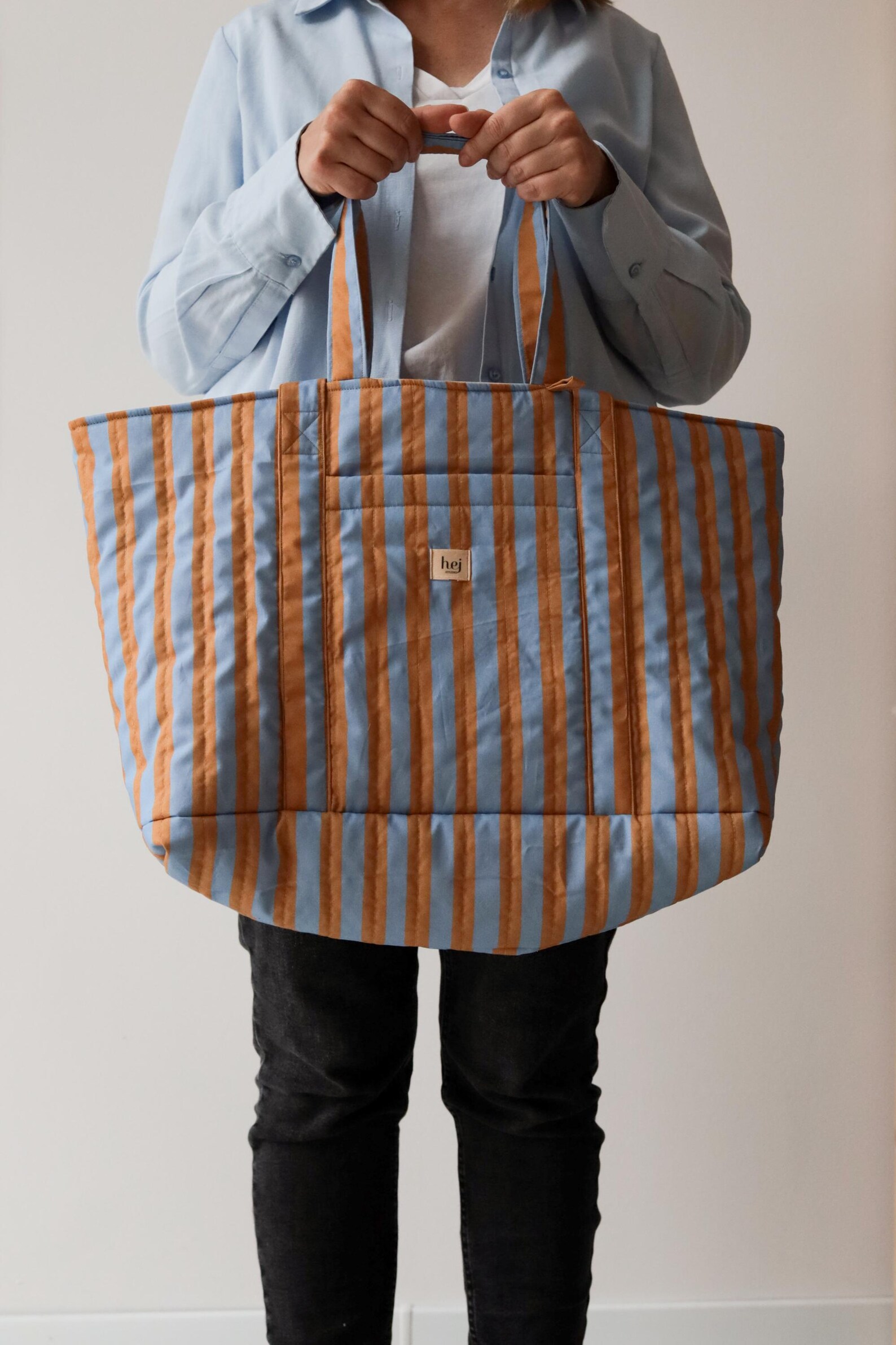 Pristine Stretch Limo Beach Tote