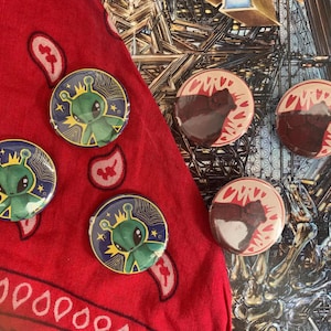 Ikea Aftonsparv / Alien and Djungleskog / Bear badges 32mm