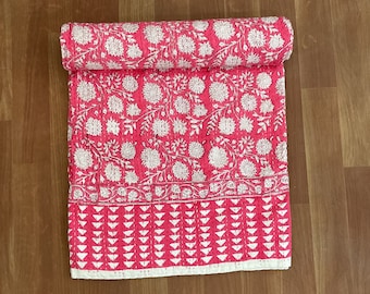 Handtryckt Kantha-täcke: Boho blommigt bomullsöverkast