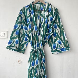 Floral Cotton Kimono Robe: Japanese Style Dressing Gown