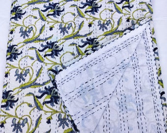 Handgjord blommig Kantha Quilt: Blå bomullsöverkast