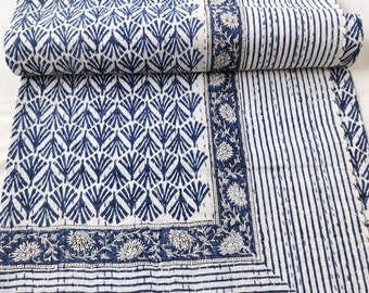 Blå blommig Kantha-täcke: Handgjort bomullsöverkast, queen size