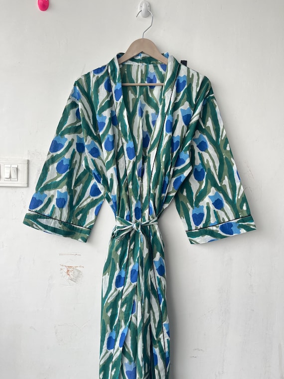 Floral Cotton Kimono Robe: Japanese Style Dressing Gown Floral Cotton Kimono Robe: Japanese Style Dressing Gown