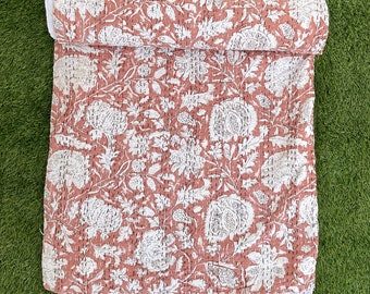 Edredón Kantha con estampado floral hecho a mano - Tamaño Queen