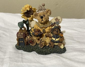 Colección Boyds Bearstone Victoria Regina Buzzbruin Tantas Flores #01999-71