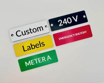 Etiquetas para paneles eléctricos grabadas a medida con orificios de montaje: etiquetas acrílicas duraderas de dos tonos para cajas de interruptores, medidores y equipos.