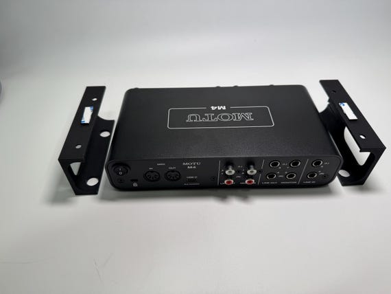 MOTU M4 テーブルマウントスタジオサウンドミニマル - シンプルで