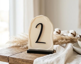 Arco para números de mesa de boda | Soporte con peso | Estilo orgánico-moderno | Letrero personalizado | Resistente al viento | Decoración de boda